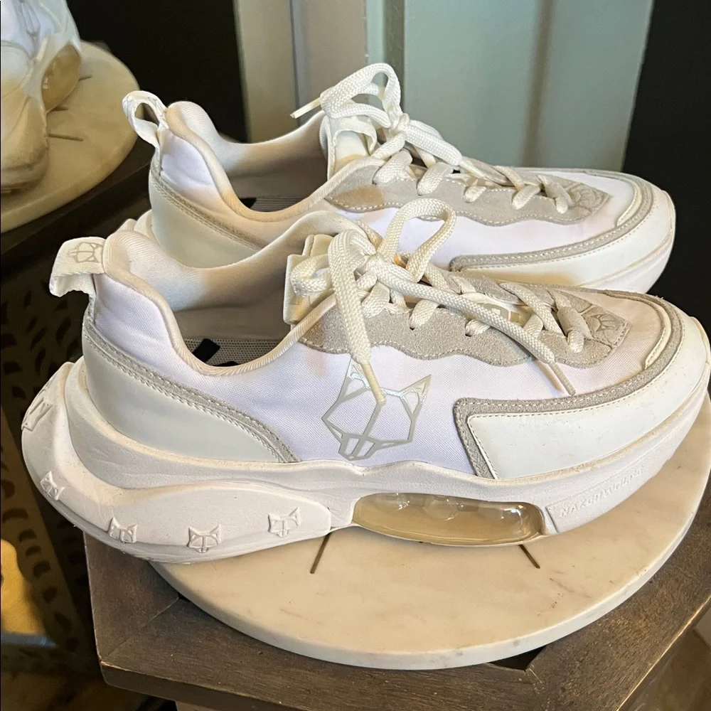 🛑 1 hour sale. Naked Wolfe, size 9, Turbo Casual White Sneakers w/ Wolf logo - Picture 10 of 11